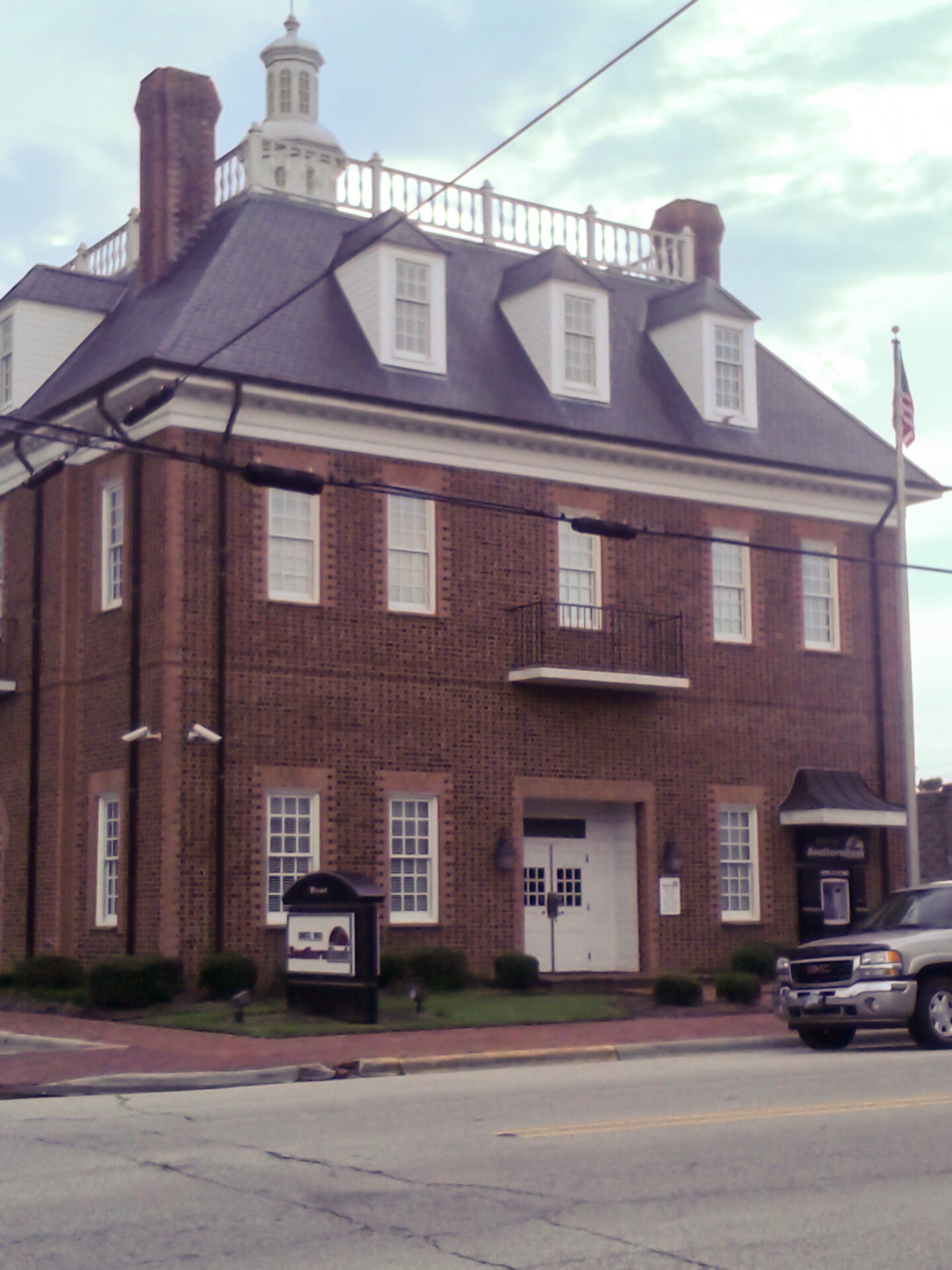 Southern Bank of Kenly on Second St Personal and Business