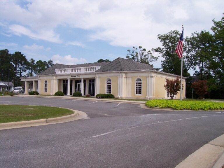 Southern Bank of Warsaw on Pine St Personal and Business Banking