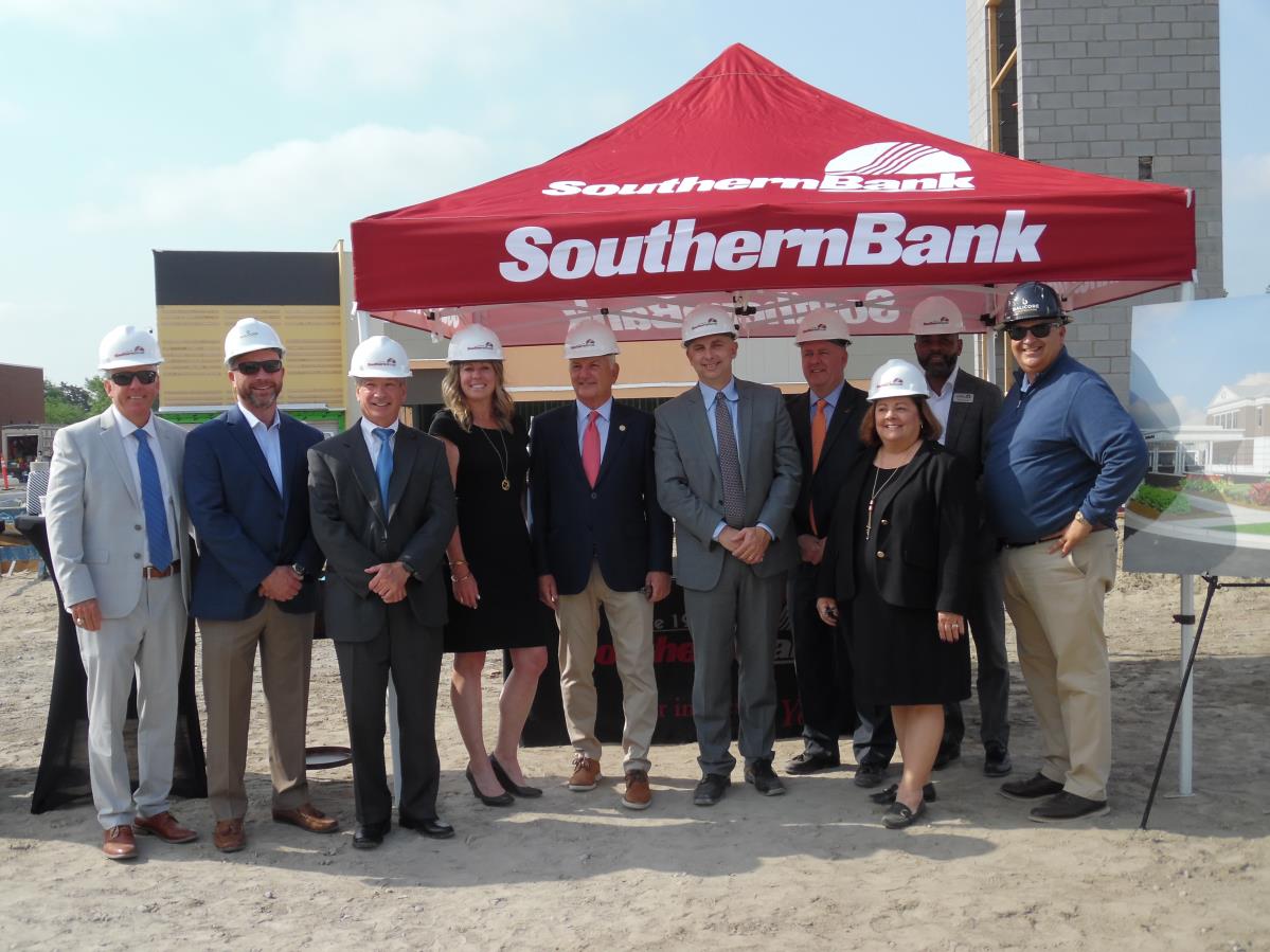 Southern Bank employees at Chesapeake location opening