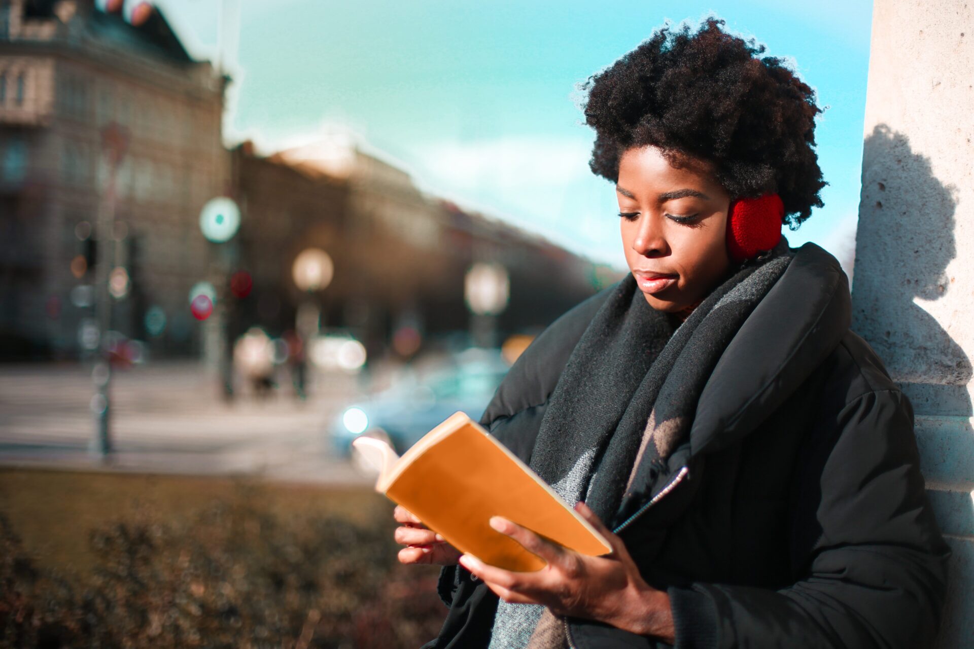 Student reading book